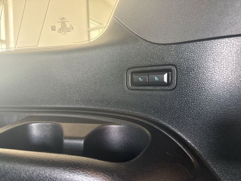 Used 2020 Ford Expedition XLT image 15