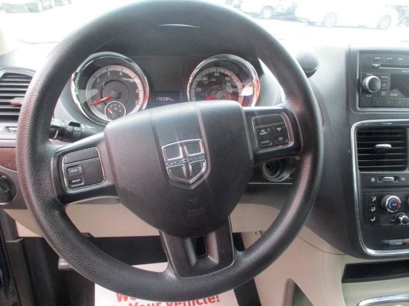 Used 2016 Dodge Grand Caravan SXT FWD image 11