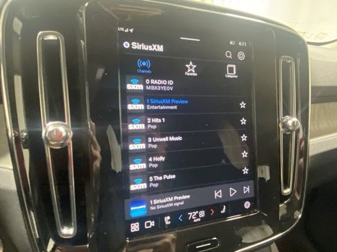 Certified 2025 Volvo XC40 B5 Ultra image 21