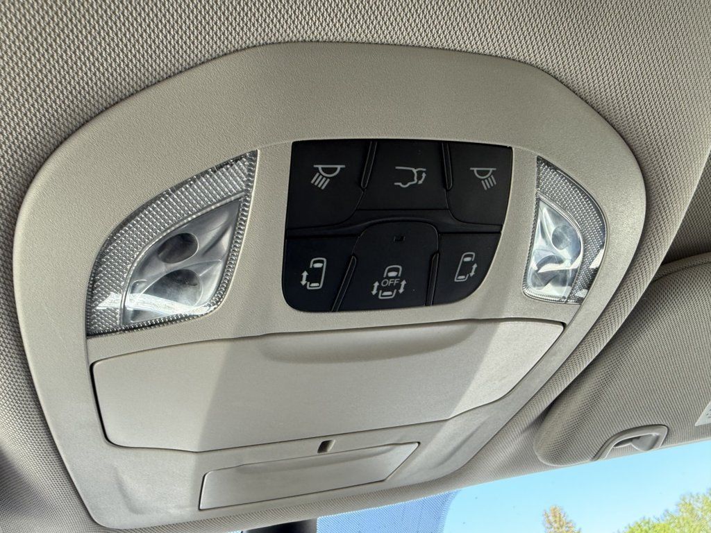 Used 2023 Chrysler Voyager LX FWD image 31