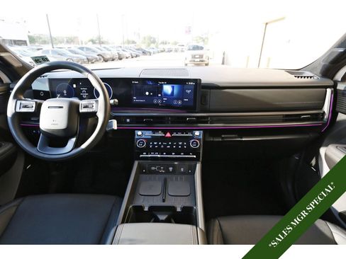 Used 2025 Hyundai Santa Fe Calligraphy AWD/4WD image 11