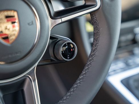 Used 2025 Porsche 718 Cayman image 15