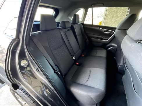 Used 2024 Toyota RAV4 XLE FWD image 32