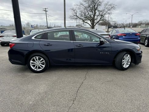Used 2017 Chevrolet Malibu LT image 9