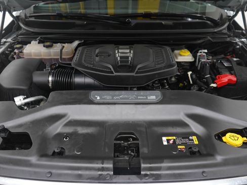 Used 2023 Jeep Wagoneer L Series II w/ Premium Group I image 32