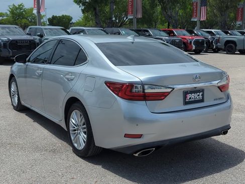 Used 2016 Lexus ES 350 w/ Premium Package w/Wood Trim FWD image 7