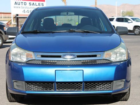 Used 2010 Ford Focus SE FWD image 3