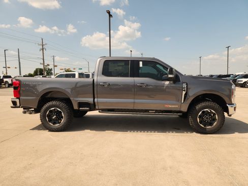 New 2026 Ford F250 Lariat w/ Tremor Off-Road Package AWD/4WD image 7