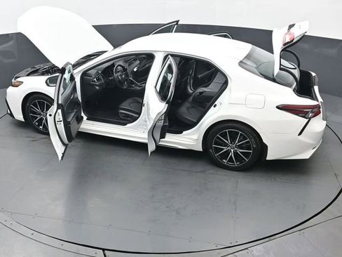 Used 2024 Toyota Camry SE image 49