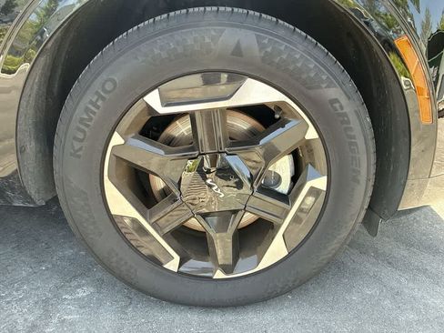 Certified 2026 Kia Sportage SX FWD image 10