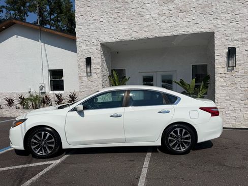 Used 2016 Nissan Altima 2.5 S w/ Power Driver Seat Package FWD image 2