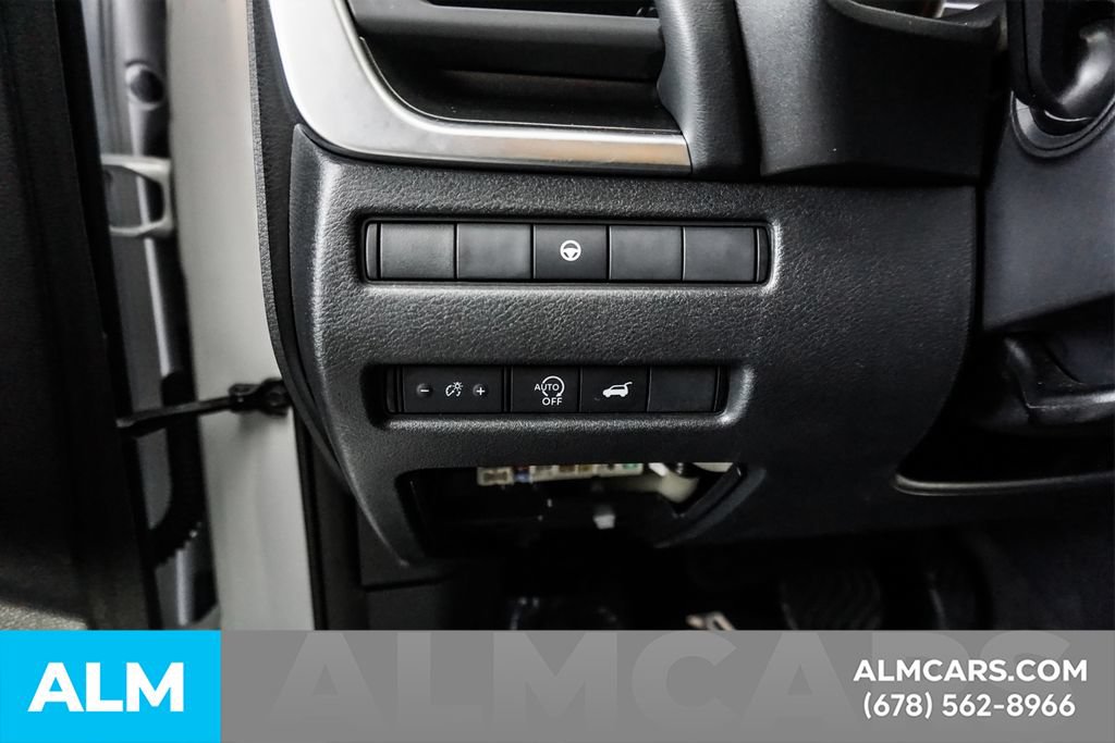 Used 2024 Nissan Rogue SV FWD image 31
