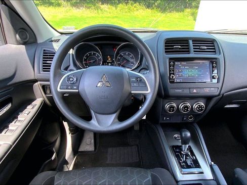Used 2025 Mitsubishi Outlander Sport ES AWD/4WD image 5