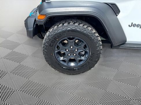 Used 2023 Jeep Wrangler Unlimited w/ Cold Weather Group AWD/4WD image 35