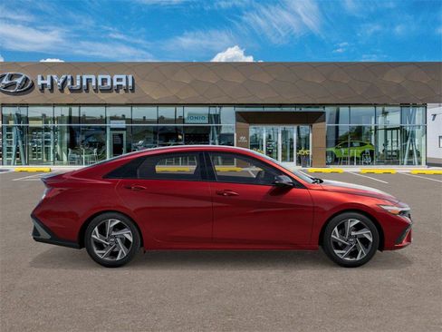 New 2025 Hyundai Elantra Sport image 7
