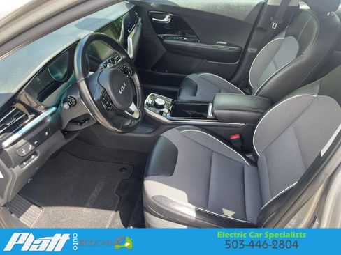 Used 2022 Kia Niro EX FWD image 21