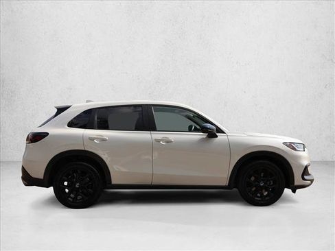 Used 2024 Honda HR-V Sport image 4