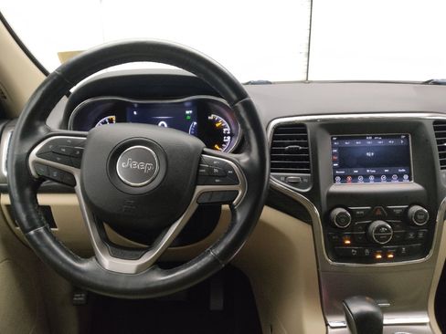 Used 2019 Jeep Grand Cherokee Laredo image 22