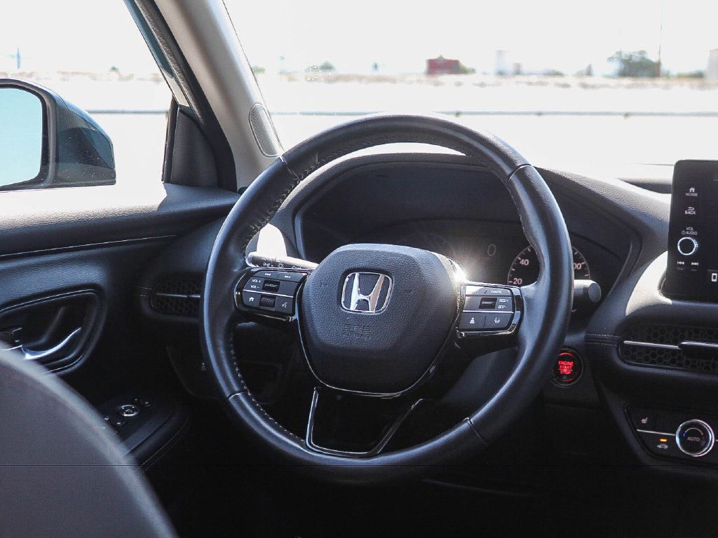 Used 2025 Honda HR-V EX-L image 16