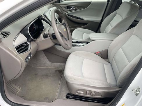 Used 2025 Chevrolet Malibu LT image 15