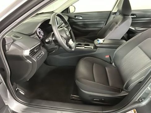 Used 2019 Nissan Altima 2.5 S FWD image 11