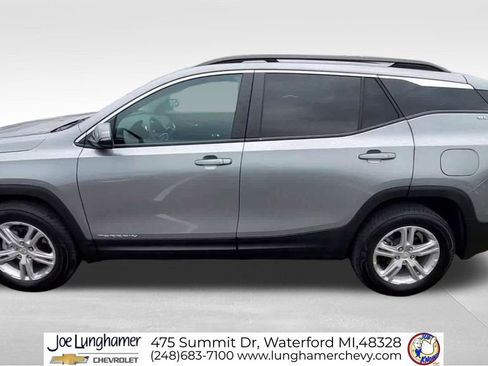 Used 2023 GMC Terrain SLE w/ Driver Convenience Package image 6