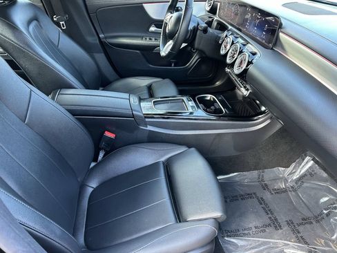 Used 2025 Mercedes-Benz CLA 250 image 9
