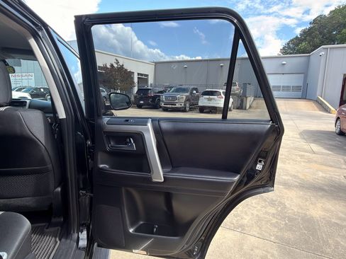 Used 2016 Toyota 4Runner SR5 RWD image 17