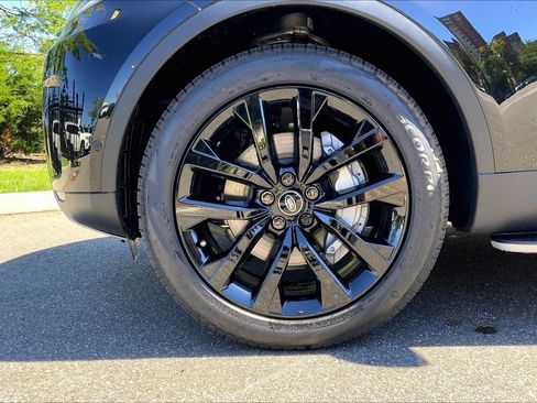 New 2026 Land Rover Discovery S AWD/4WD image 11