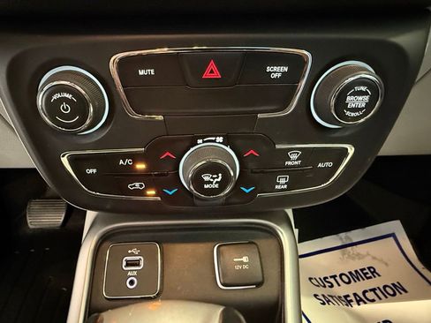 Used 2018 Jeep Compass Latitude w/ Popular Equipment Group FWD image 35