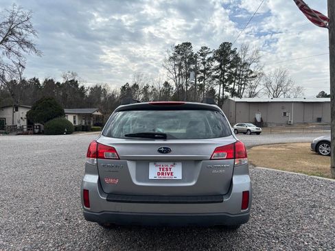 Used 2011 Subaru Outback 2.5i image 7