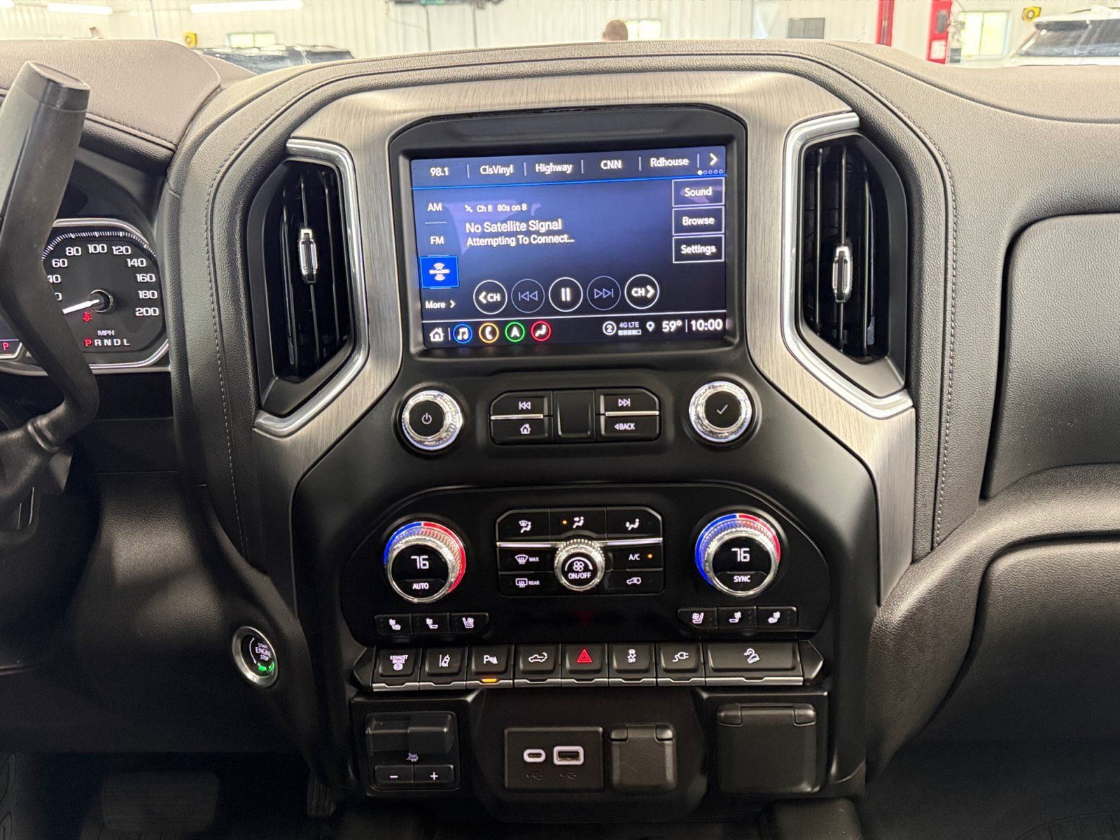 Used 2023 GMC Sierra 2500 Denali w/ Denali Ultimate Package AWD/4WD image 22