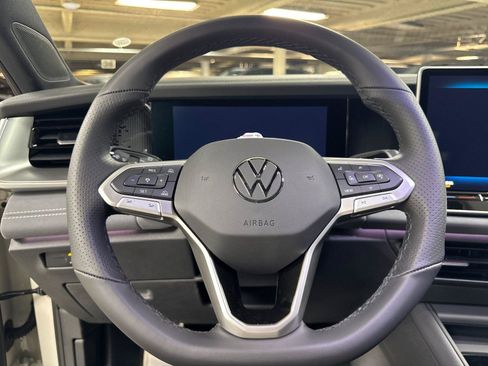 New 2026 Volkswagen Tiguan SE R-Line AWD/4WD image 22