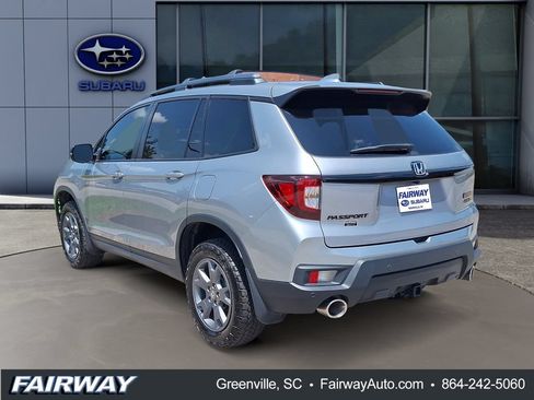Used 2025 Honda Passport TrailSport image 3