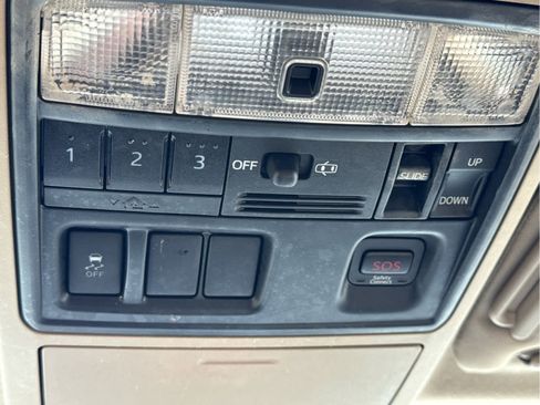 Used 2016 Toyota 4Runner Limited image 34