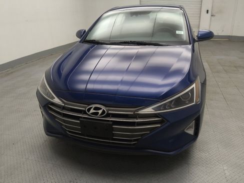 Used 2020 Hyundai Elantra SE FWD image 15
