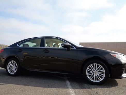 Used 2014 Lexus ES 350 w/ Luxury Package image 12