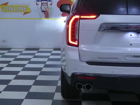 Used 2022 GMC Yukon XL AT4 image 37