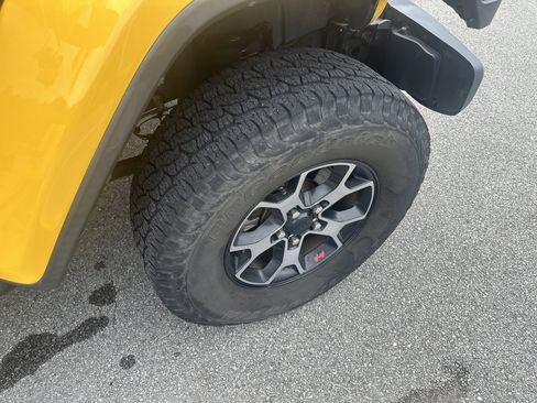 Used 2019 Jeep Wrangler Unlimited Rubicon w/ Cold Weather Group AWD/4WD image 34