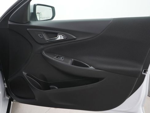 Used 2023 Chevrolet Malibu LT w/ Driver Confidence Package FWD image 9