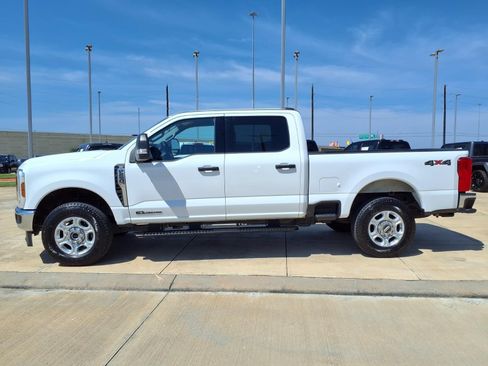Used 2025 Ford F250 XLT AWD/4WD image 3