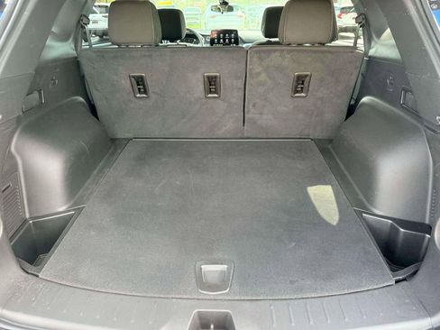 Used 2025 Chevrolet Blazer LT FWD image 9