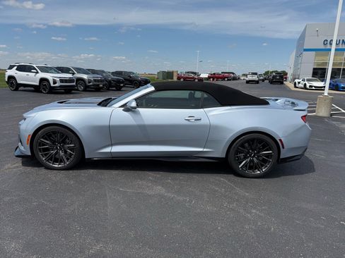Used 2017 Chevrolet Camaro ZL1 RWD image 41