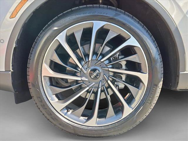 Used 2020 Lincoln Aviator Reserve w/ Equipment Group 202A AWD/4WD image 27