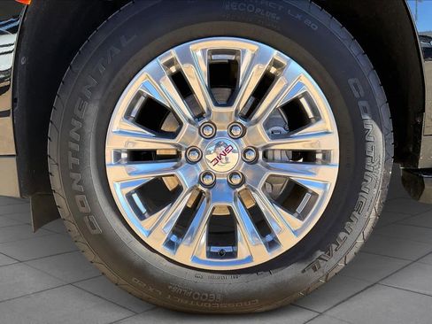Used 2024 GMC Yukon Denali image 12