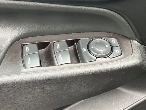 Used 2022 Chevrolet Equinox LT image 12