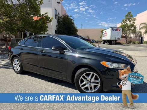 Used 2013 Ford Fusion SE FWD image 2