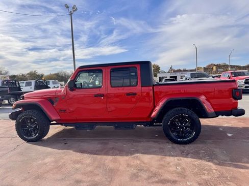 Used 2022 Jeep Gladiator Sport image 9