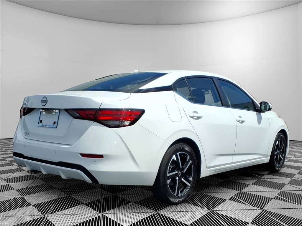 Used 2025 Nissan Sentra SV FWD image 29