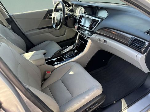 Used 2017 Honda Accord EX-L image 19